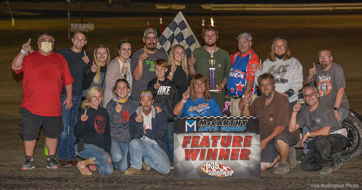 Travis Cadwallader won the USRA B-Mod main event.