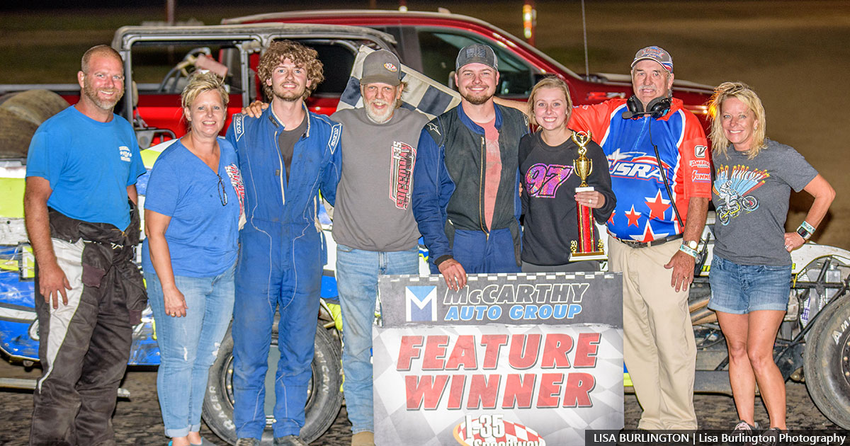 Houston Johnson won the USRA Modified main event.