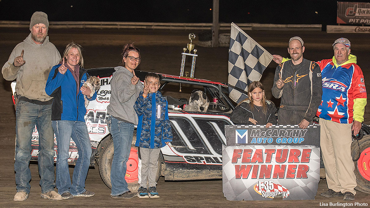 Chris Spalding won the USRA Modified main event.