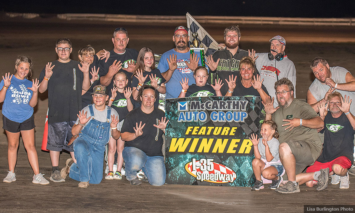 Tyler Cadwallader won the USRA B-Mod main event.