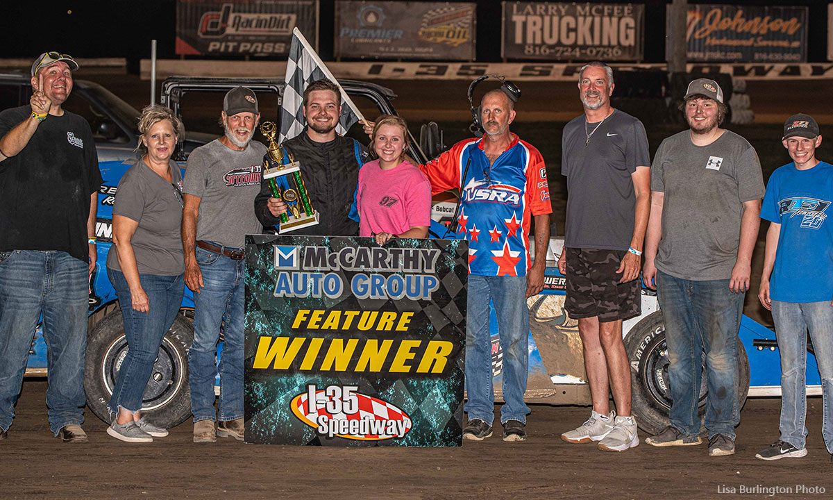 Houston Johnson won the USRA Modified main event.