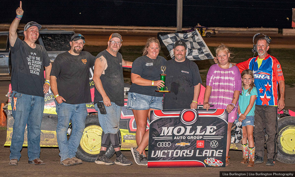 Jake Richards won the USRA B-Mod main event.