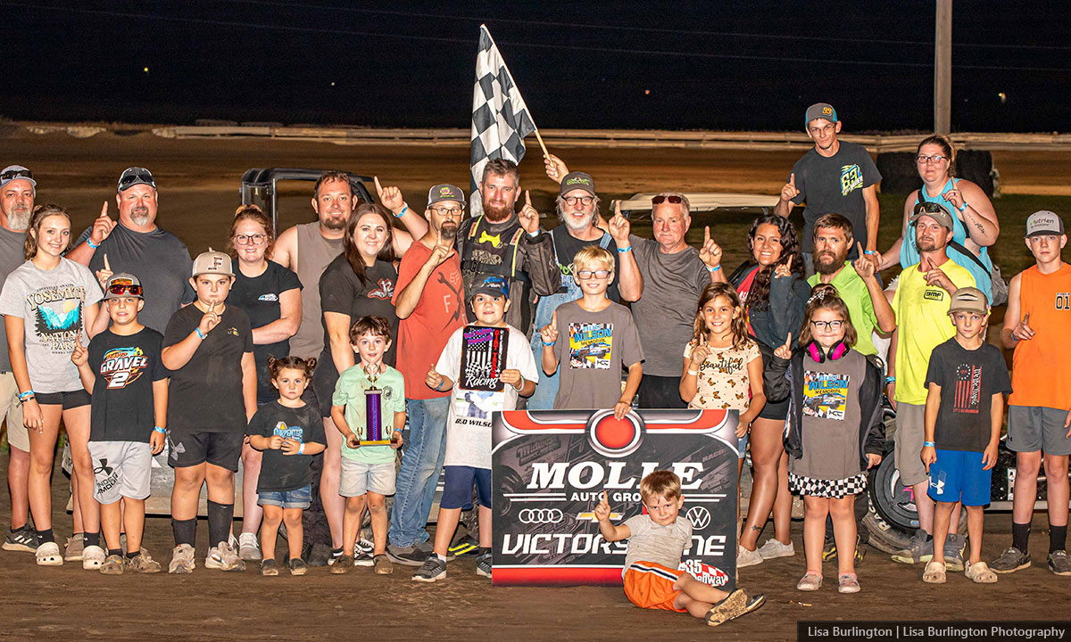 Tim Eaton won the USRA B-Mod main event.