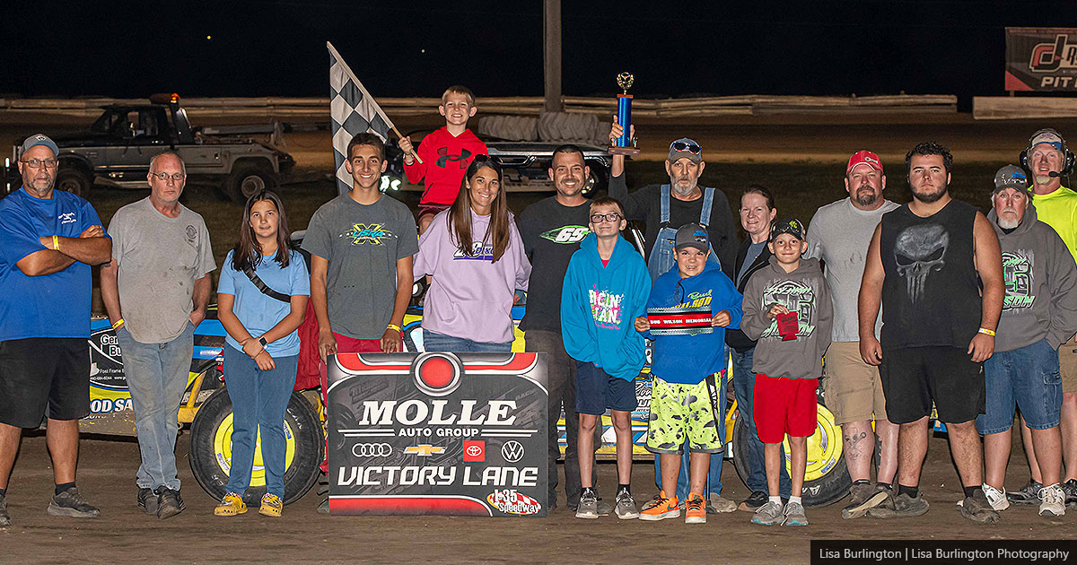 Jeff Dixon won the USRA Stock Car main event.