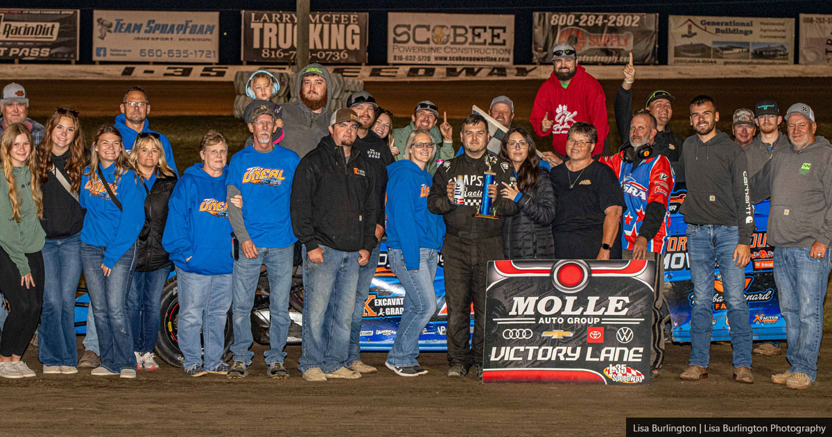 Tyler O'Neal won the USRA B-Mod main event.