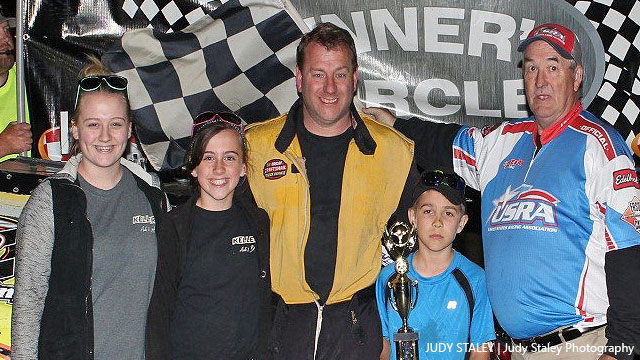 Doug Keller won the Out-Pace USRA B-Mod feature.