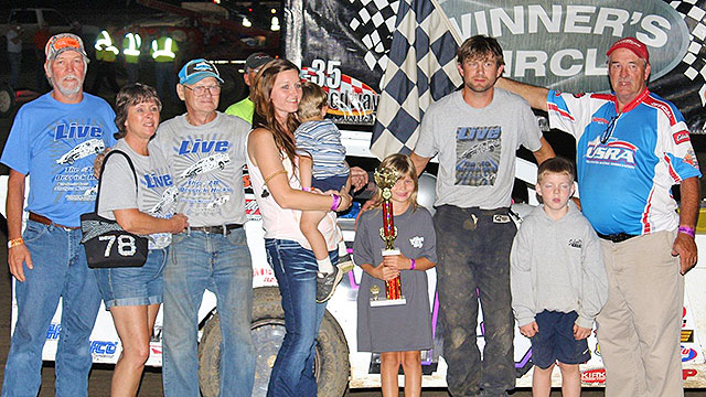 Derrick Hicks won the USRA Modified Feature.