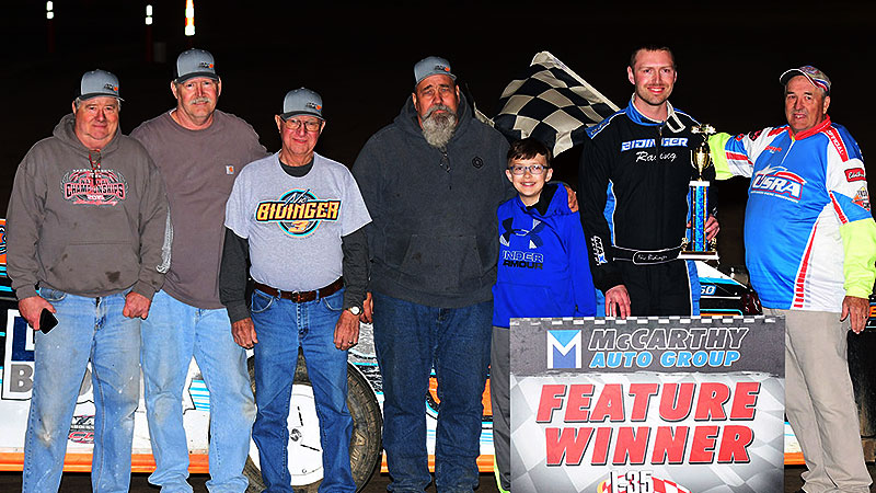 Nic Bidinger won the USRA Modified feature.