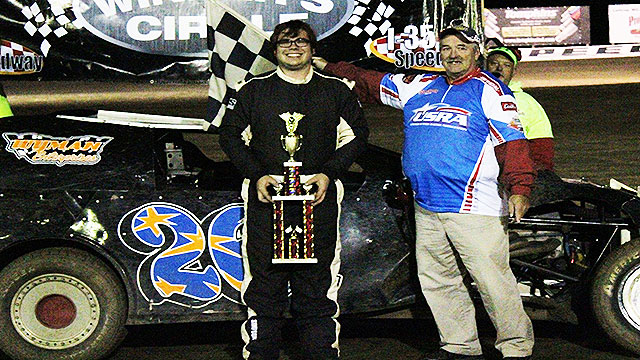 Kevin Blackburn won the USRA Modified main event.