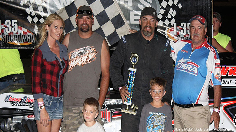 Cory Wray won the USRA Modified feature.