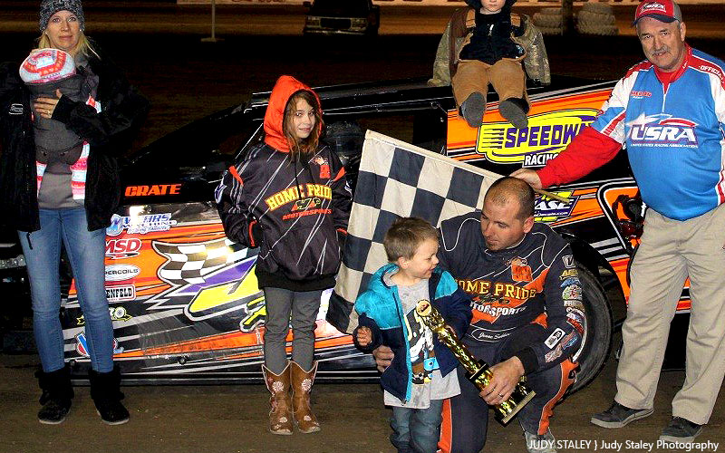 Jesse Sobbing won the USRA Modified main event.