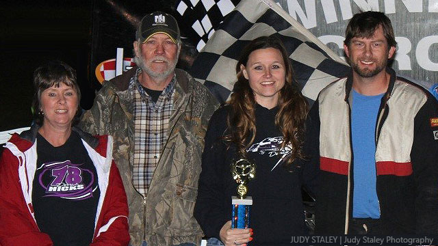 Derrick Hicks won the USRA Modified feature.
