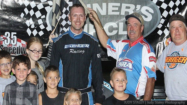 Nic Bidinger won the USRA Modified feature.