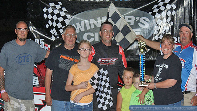 Dennis Elliott won the USRA Modified feature.