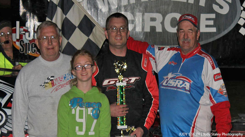 Denis Elliott won the USRA Modified feature.