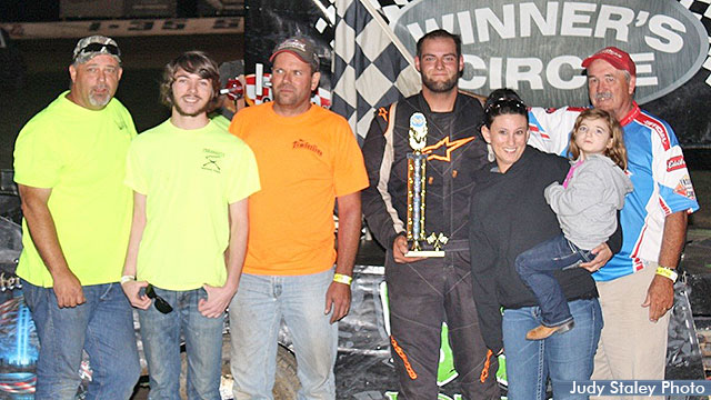 Zach Sanders won the USRA Modified feature.