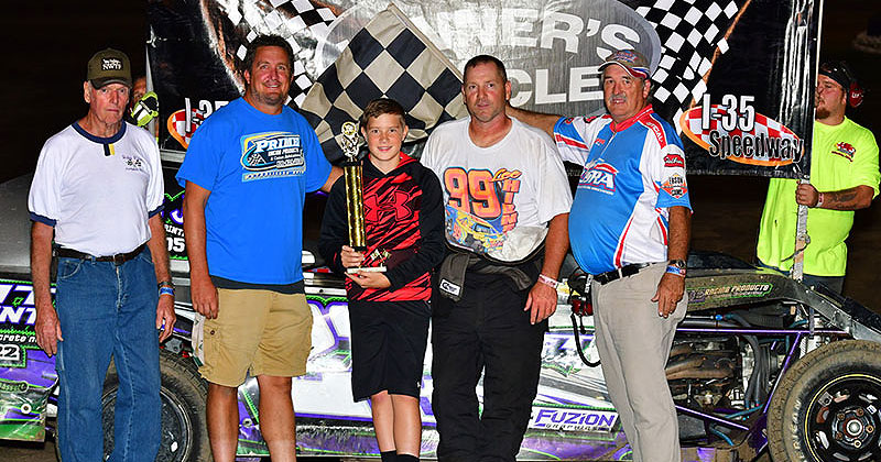 Lonnie Hibner won the Out-Pace USRA B-Mod feature.