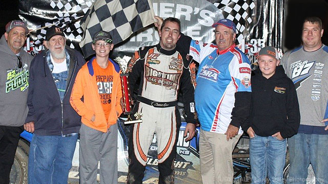 Darron Fuqua won the USRA Modified feature.